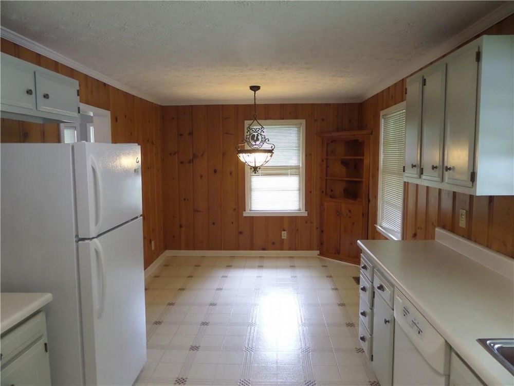 Nice 2 bedroom 1 bath home located Marietta property image