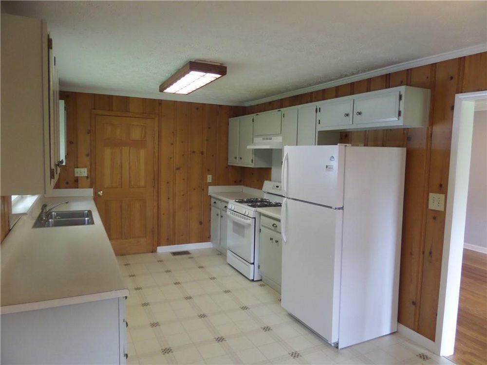 Nice 2 bedroom 1 bath home located Marietta property image