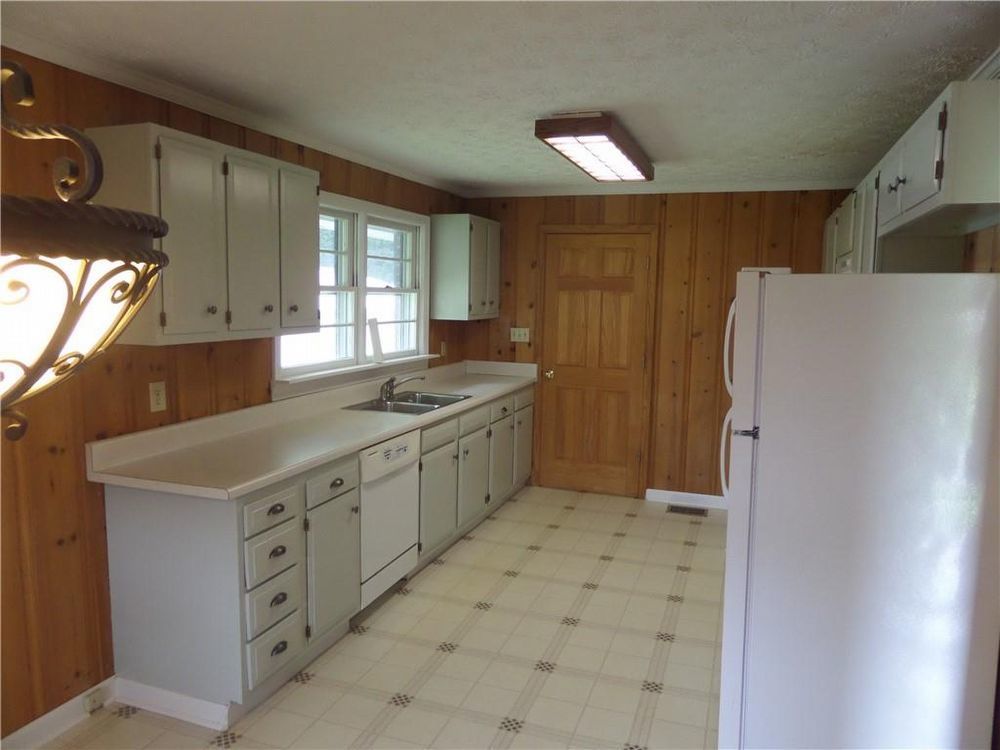 Nice 2 bedroom 1 bath home located Marietta property image