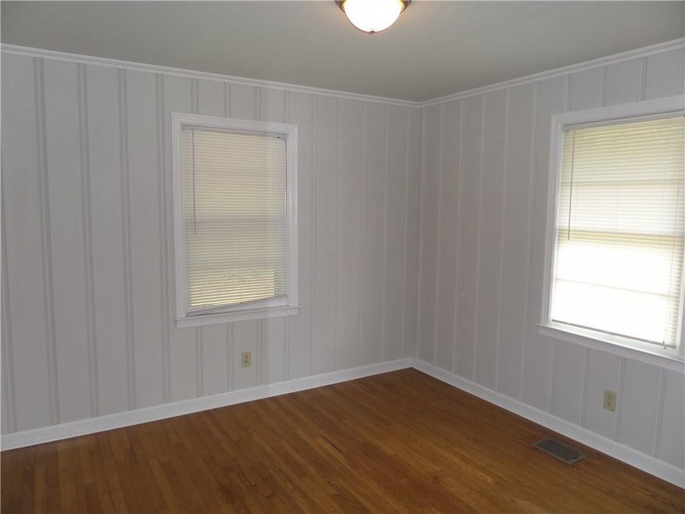 Nice 2 bedroom 1 bath home located Marietta property image