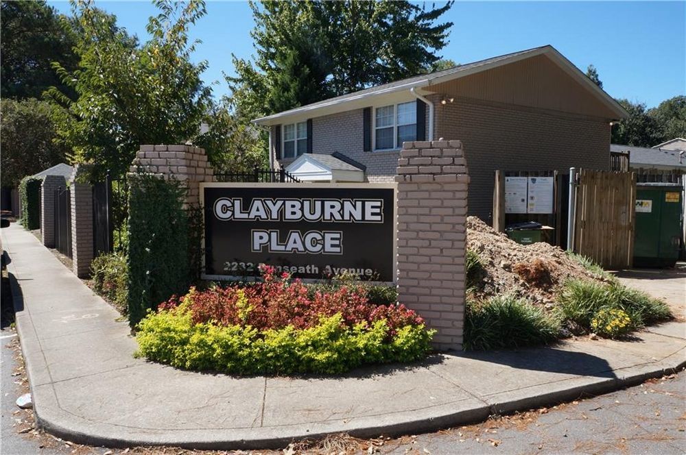Nice 2 bed 1.5 bath condo in Gated Community property image
