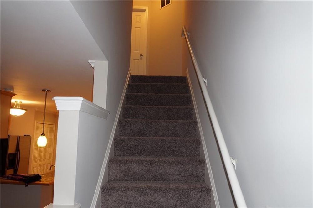 Nice 2 bed 1.5 bath condo in Gated Community property image
