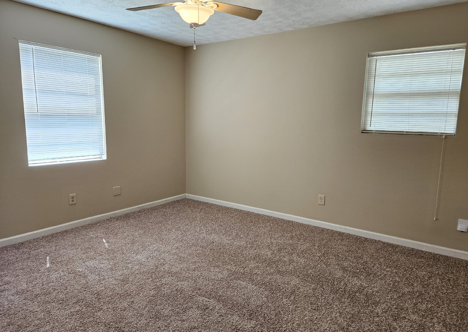 Rare 3 bed 2 bath home located in Kennesaw property image