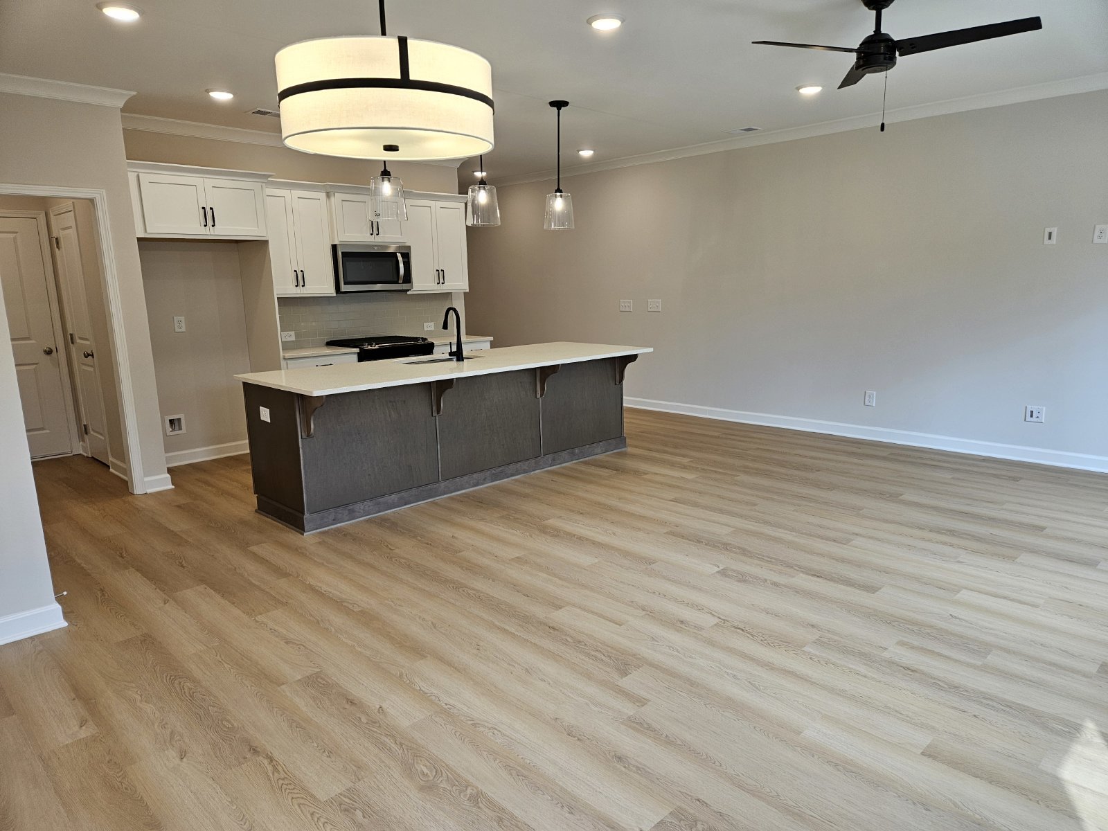 Beautiful New 3 Bed 2.5 Bath Townhome located in Acworth property image