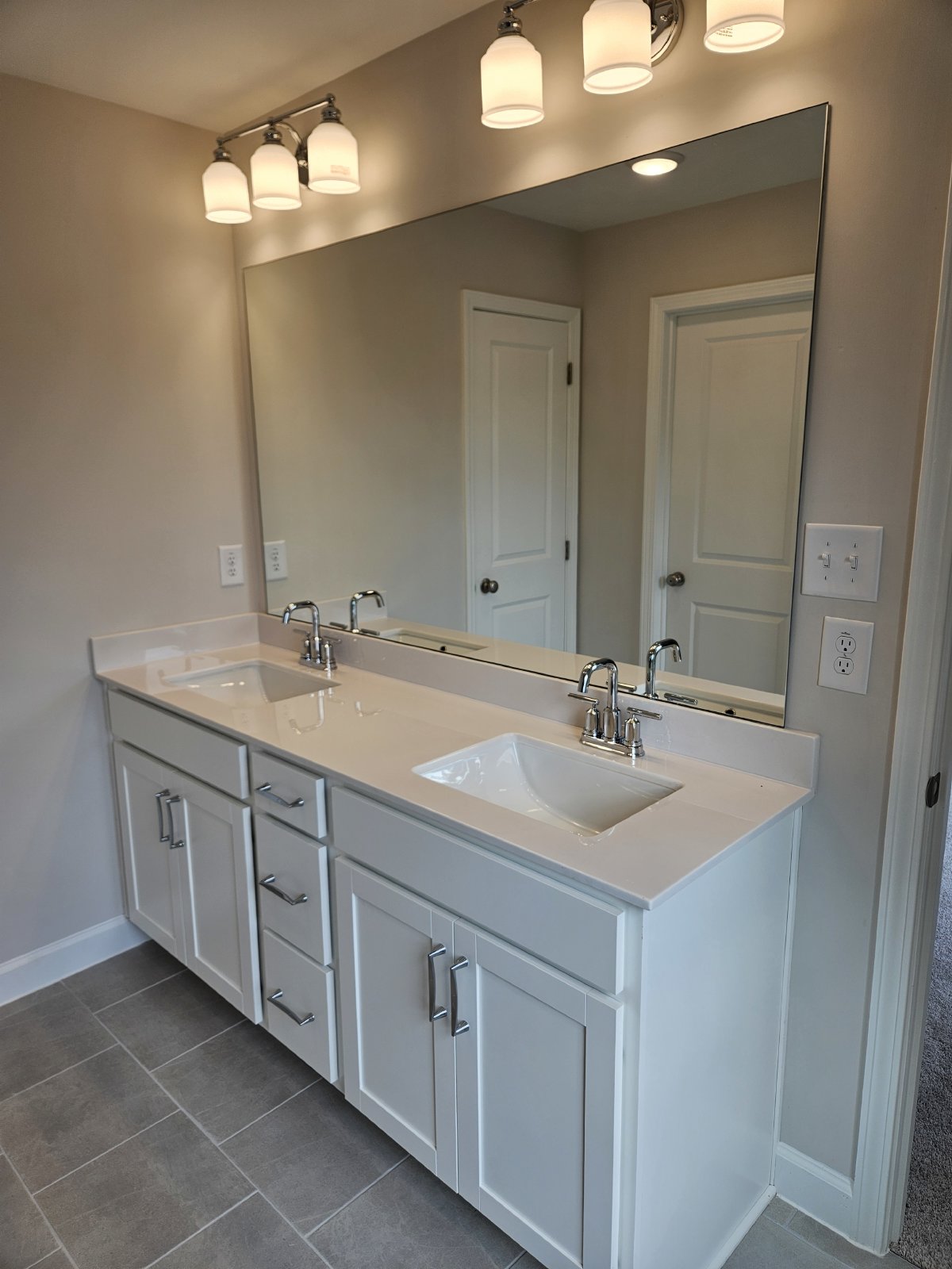 Beautiful New 3 Bed 2.5 Bath Townhome located in Acworth property image