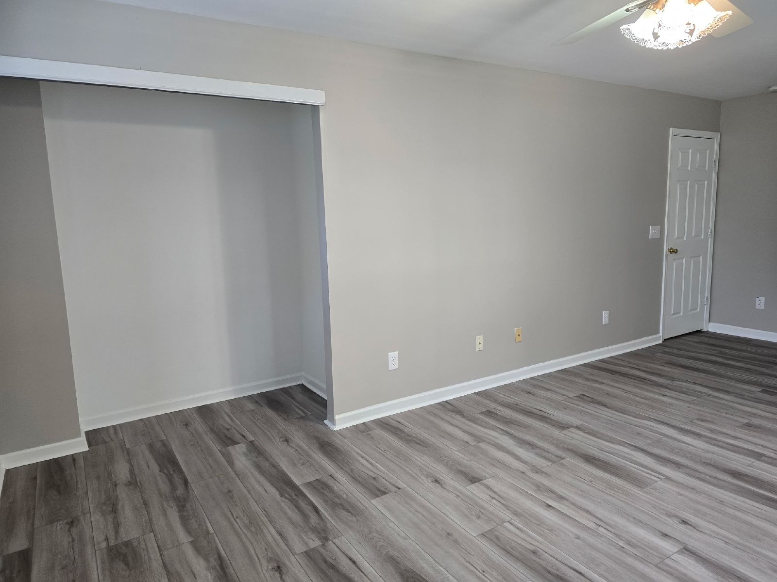 Beautiful 3 bed 2.5 bath home located in River Park property image
