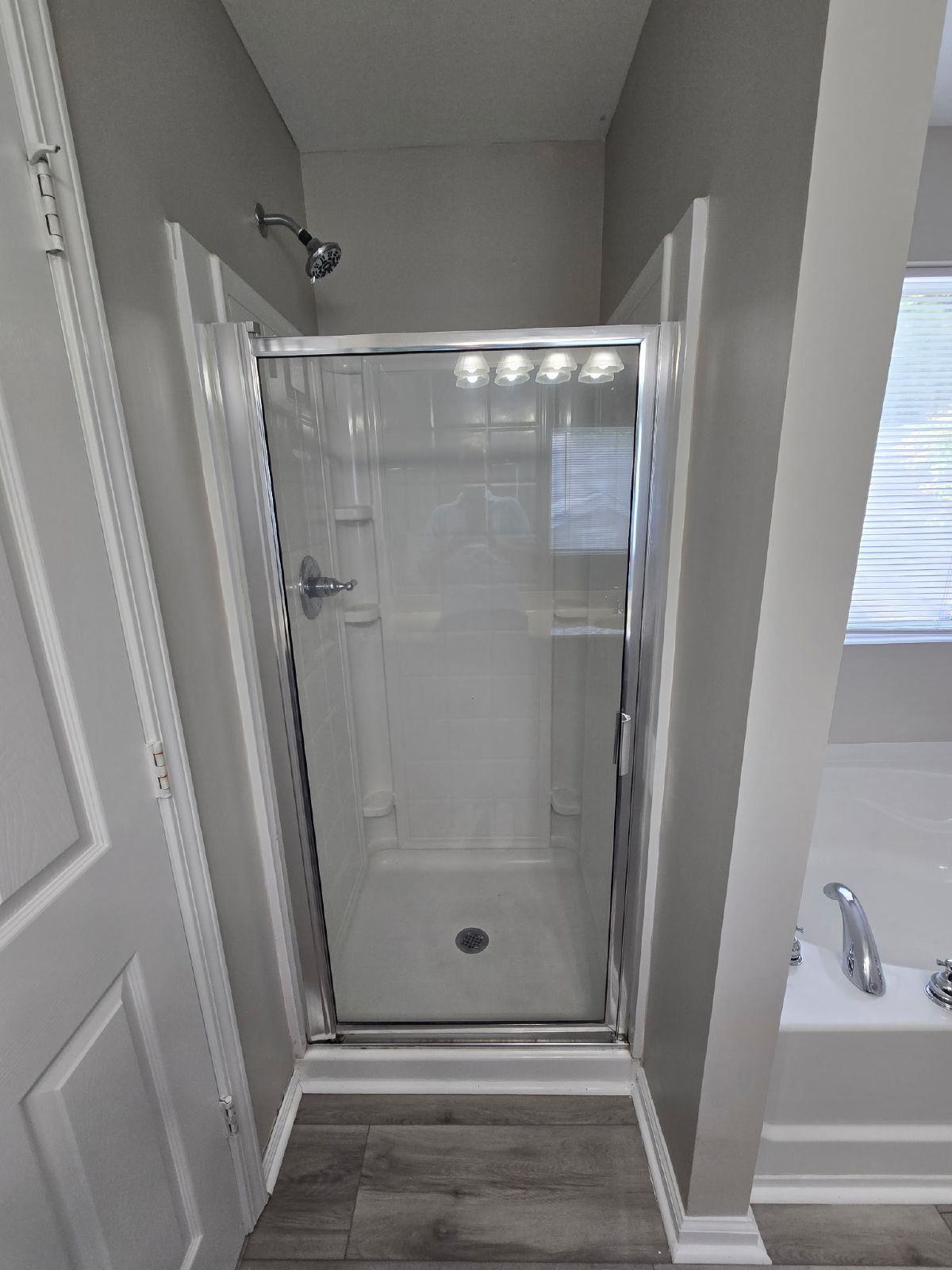 Beautiful 3 bed 2.5 bath home located in River Park property image