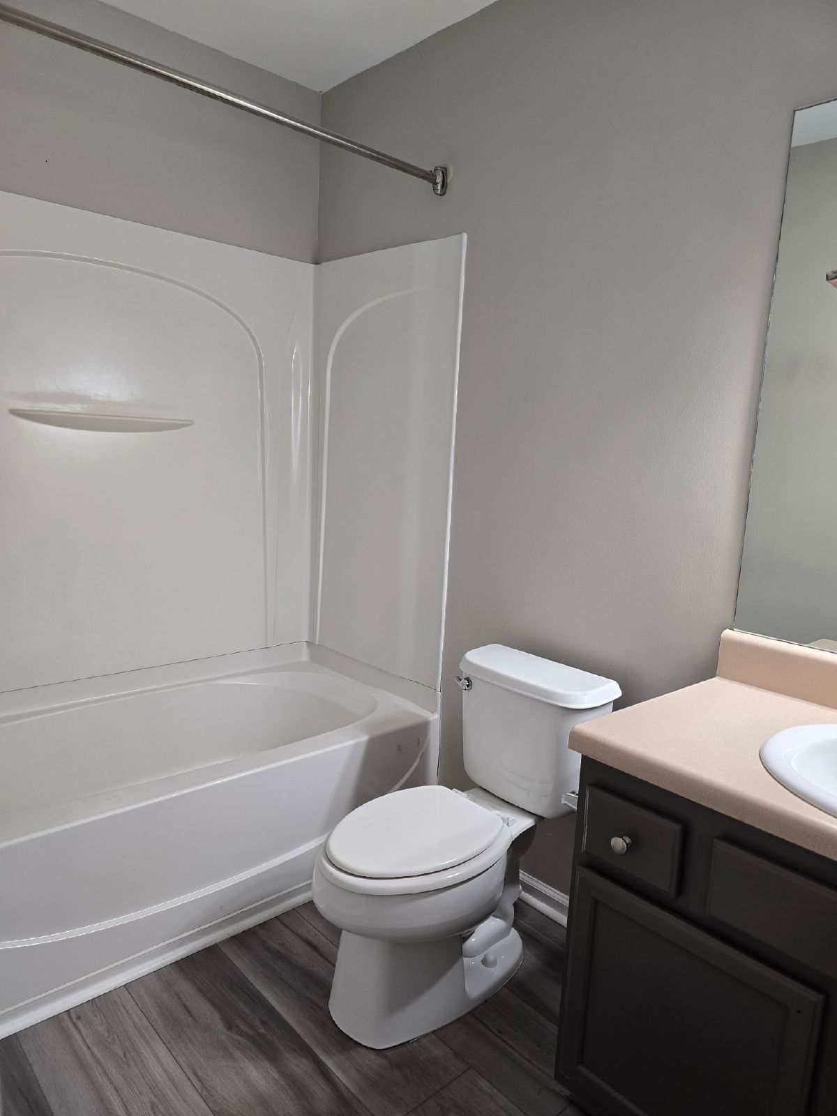 Beautiful 3 bed 2.5 bath home located in River Park property image