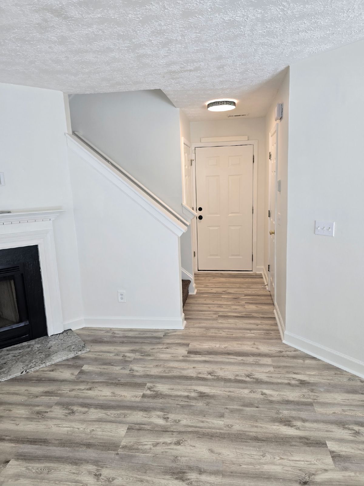 Beautiful 3 bed 2.5 bath home located in Canton property image