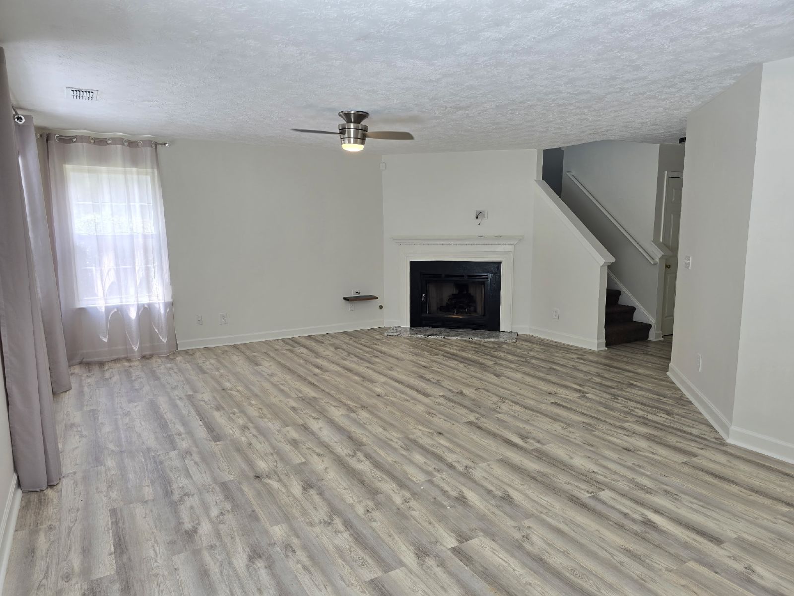 Beautiful 3 bed 2.5 bath home located in Canton property image