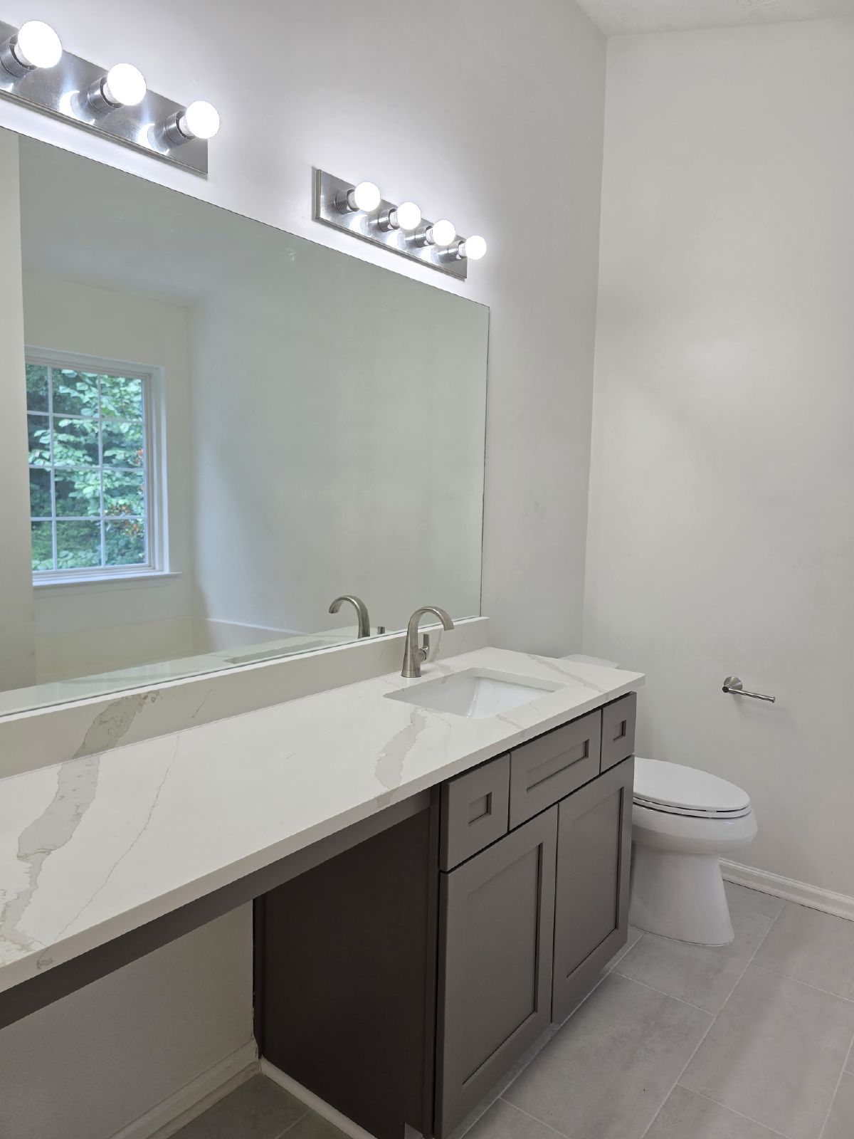 Beautiful 3 bed 2.5 bath home located in Canton property image