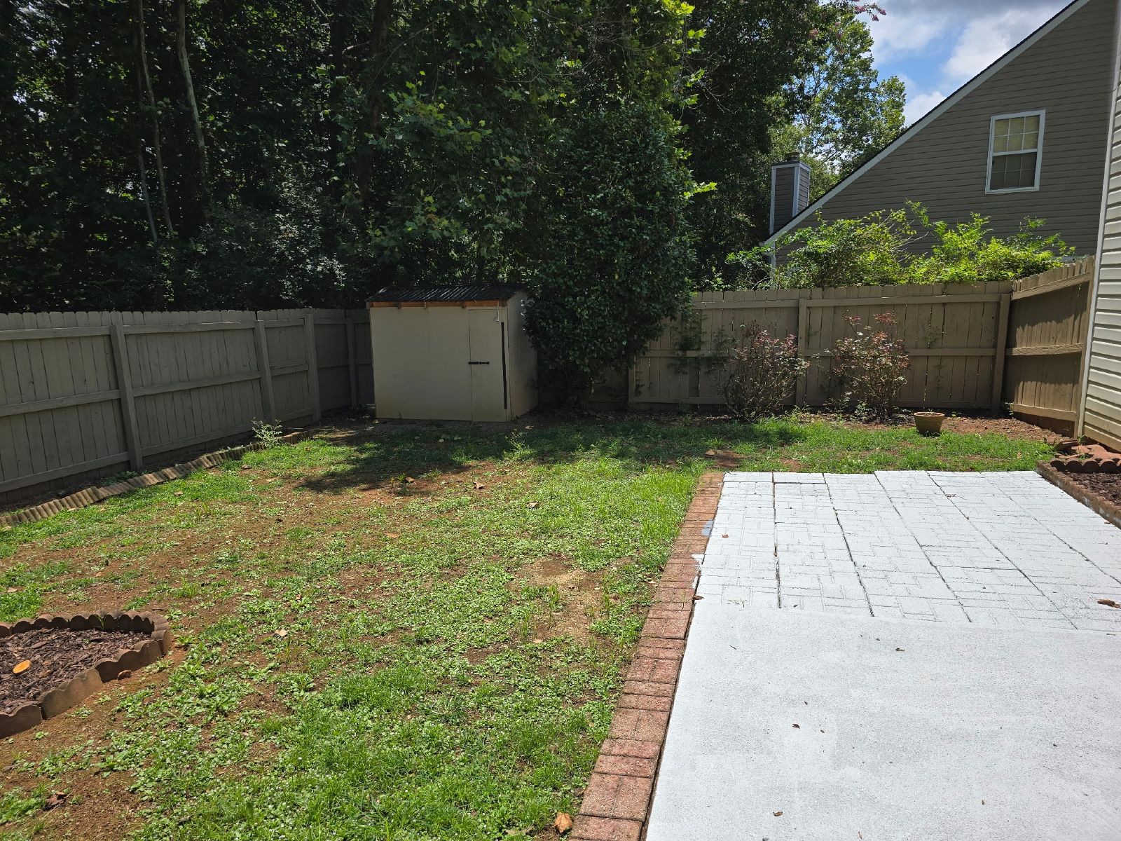 Beautiful 3 bed 2.5 bath home located in Canton property image