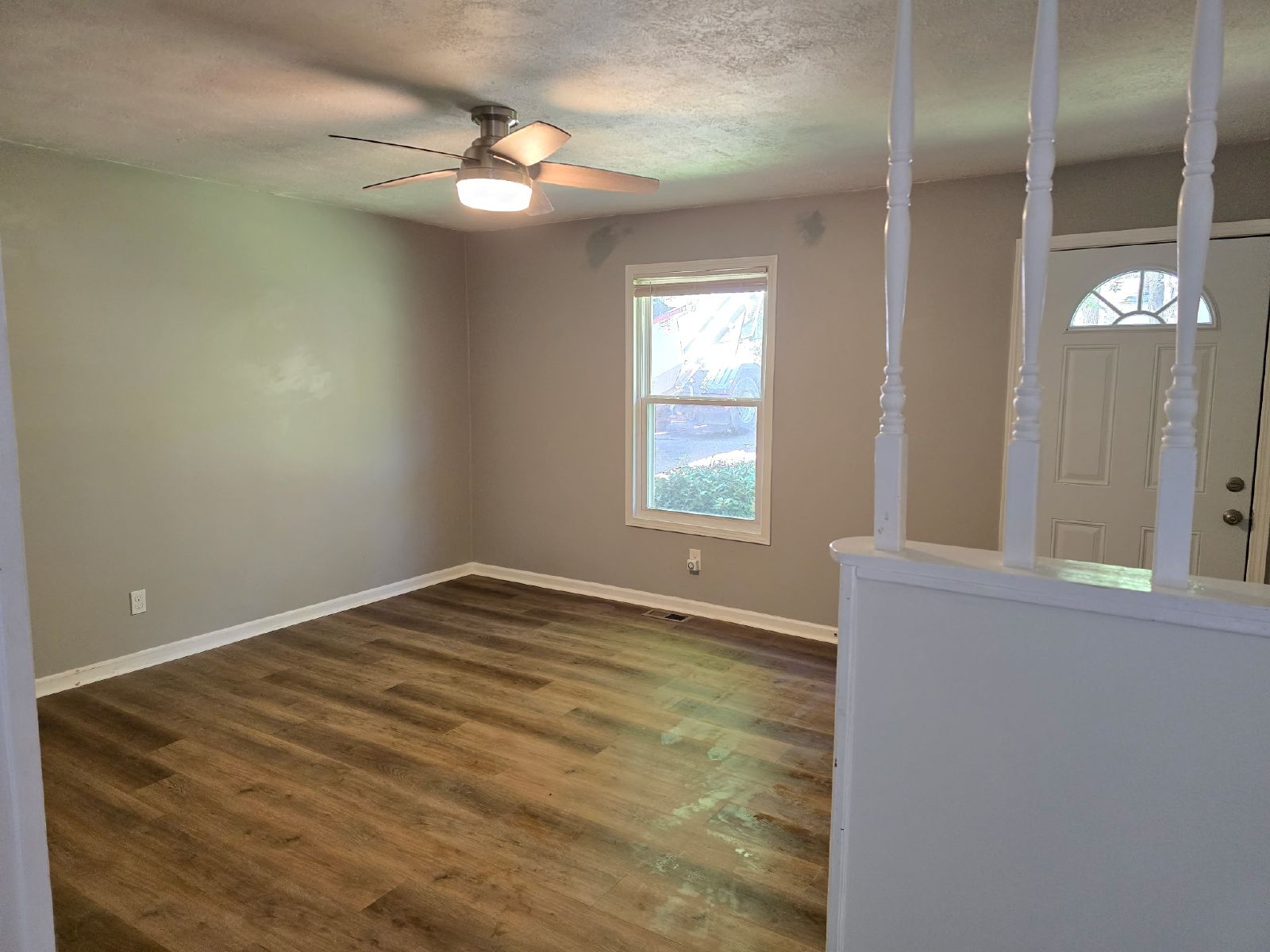 Renovated 3 bed 1.5 bath home located in Mableton property image
