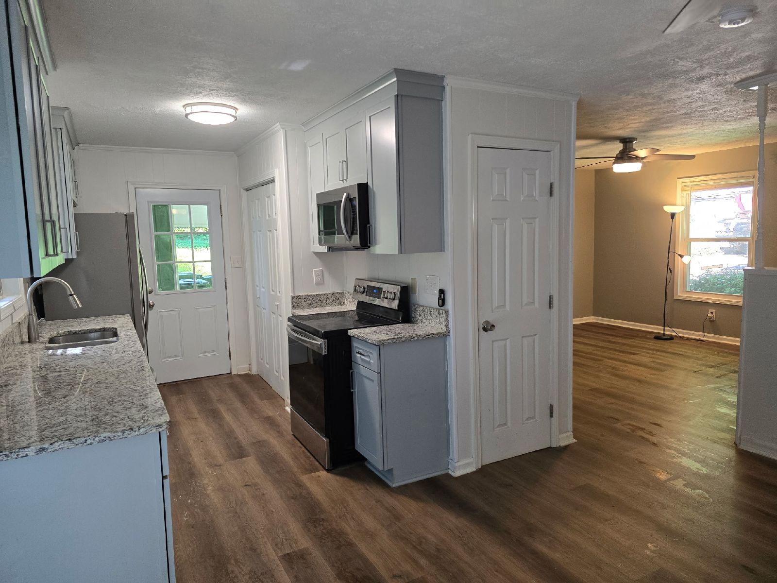 Renovated 3 bed 1.5 bath home located in Mableton property image