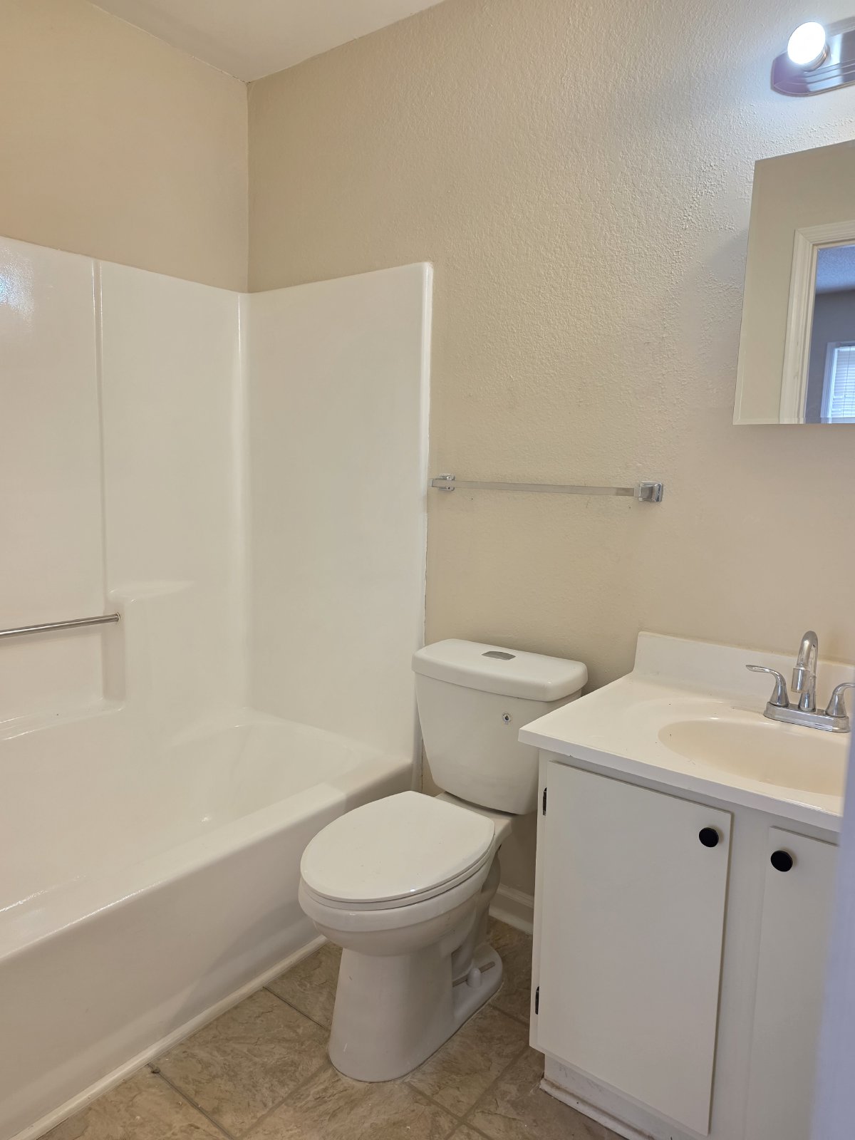 Don't miss out on this 2 bed 2.5 bath condo located in Marietta property image