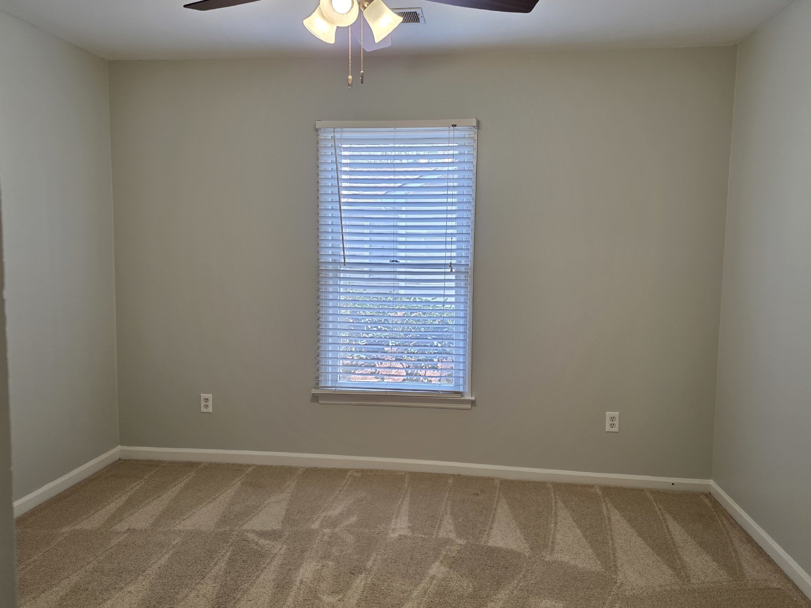 Rare 3 bed 2 bath Townhome located in Smyrna property image