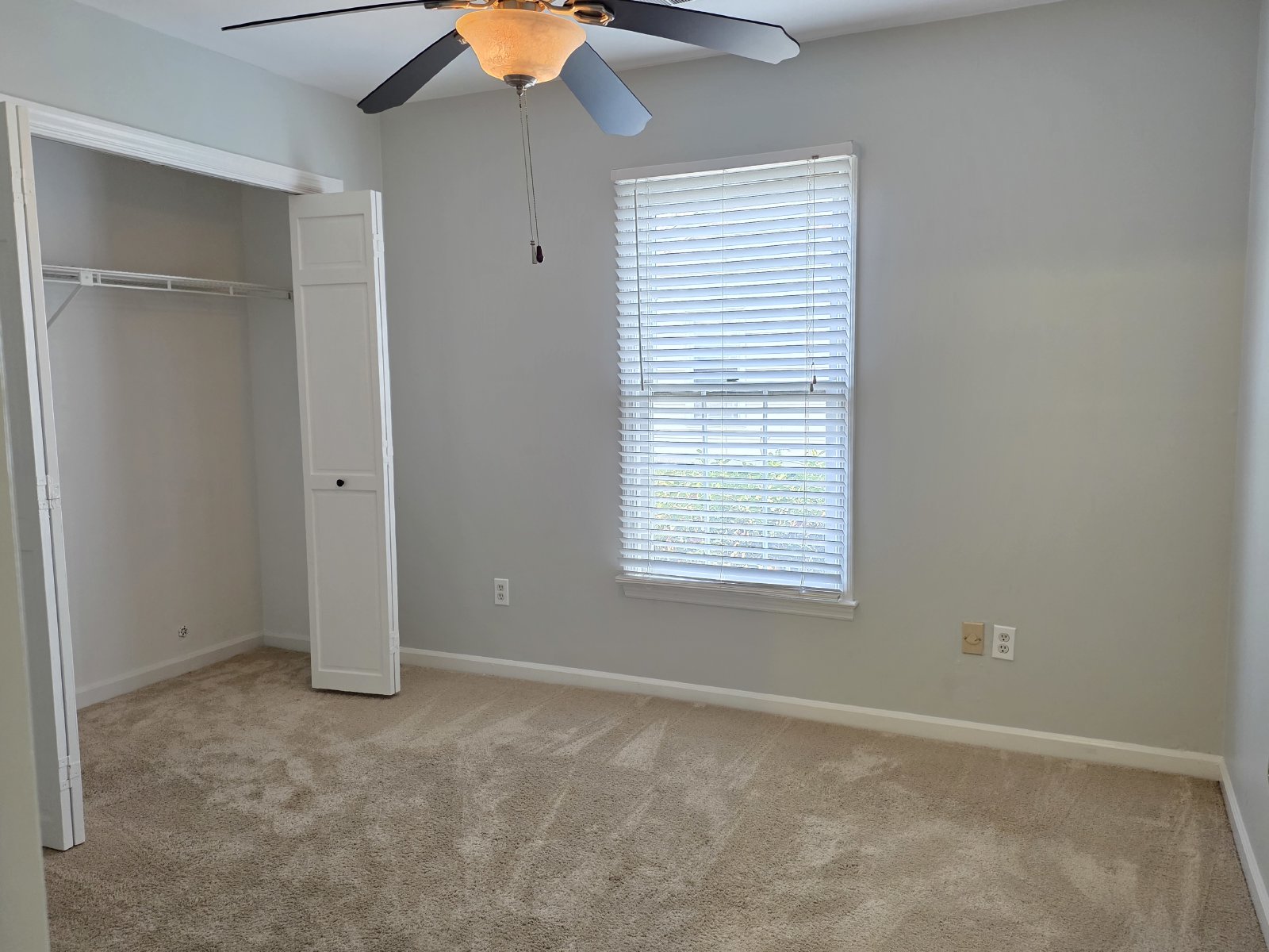 Rare 3 bed 2 bath Townhome located in Smyrna property image