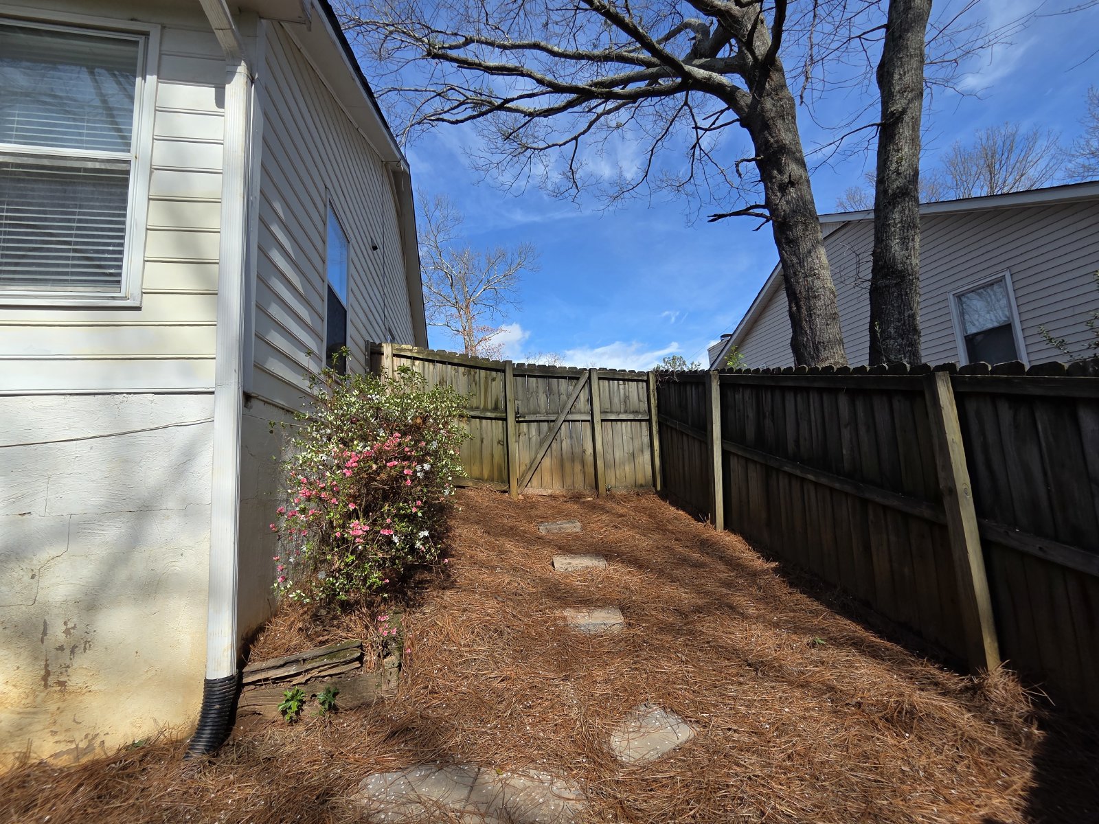 Rare 3 bed 2 bath Townhome located in Smyrna property image