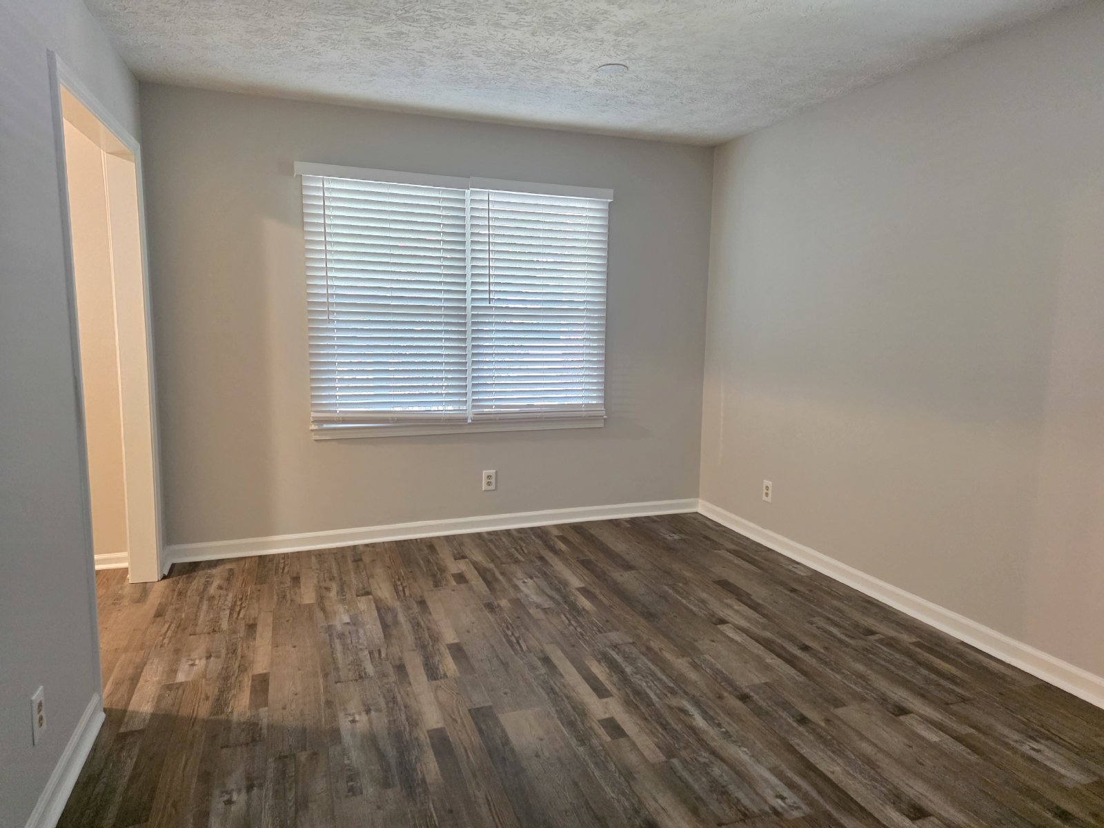 Rare 3 bed 2 bath ranch located in Marietta property image