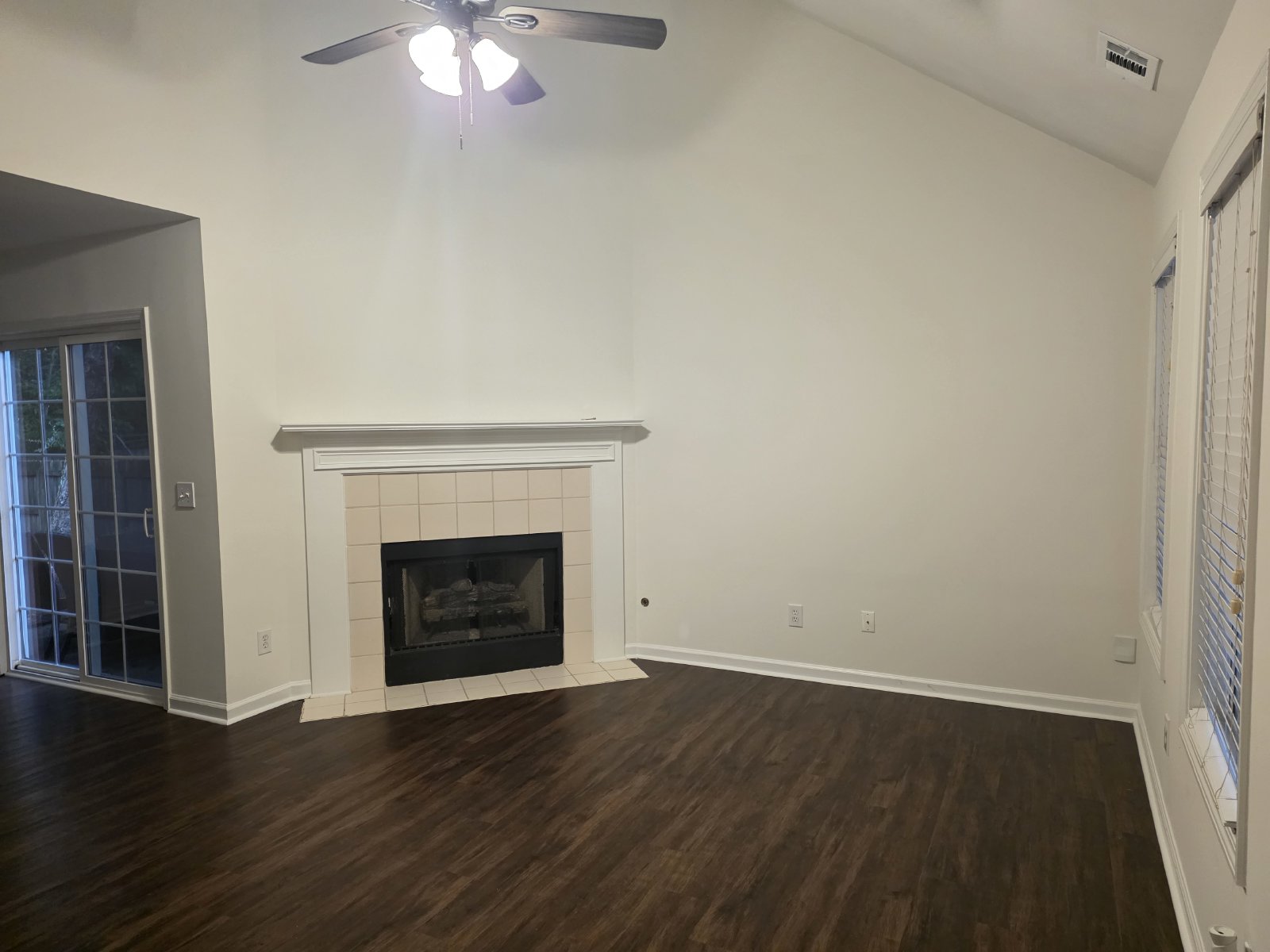 Rare 2 bed 2 bath Ranch located in Woodstock property image