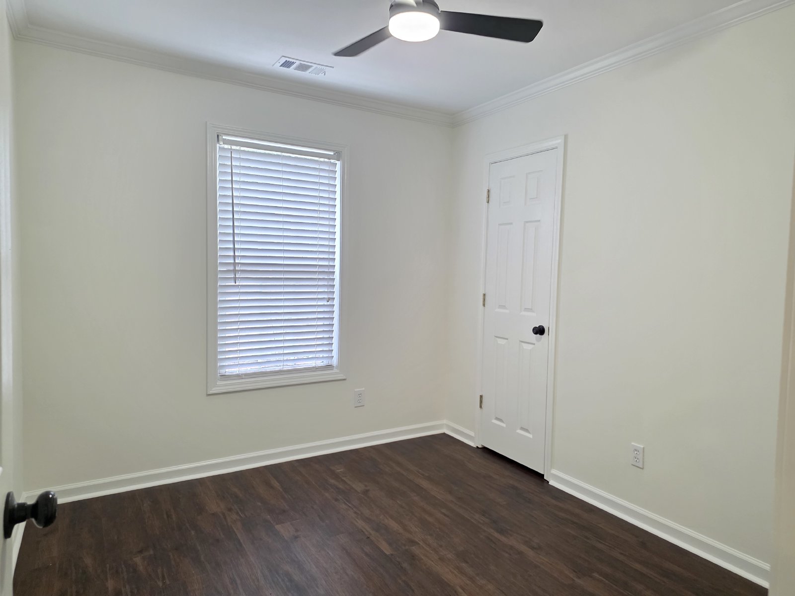 Rare 2 bed 2 bath Ranch located in Woodstock property image