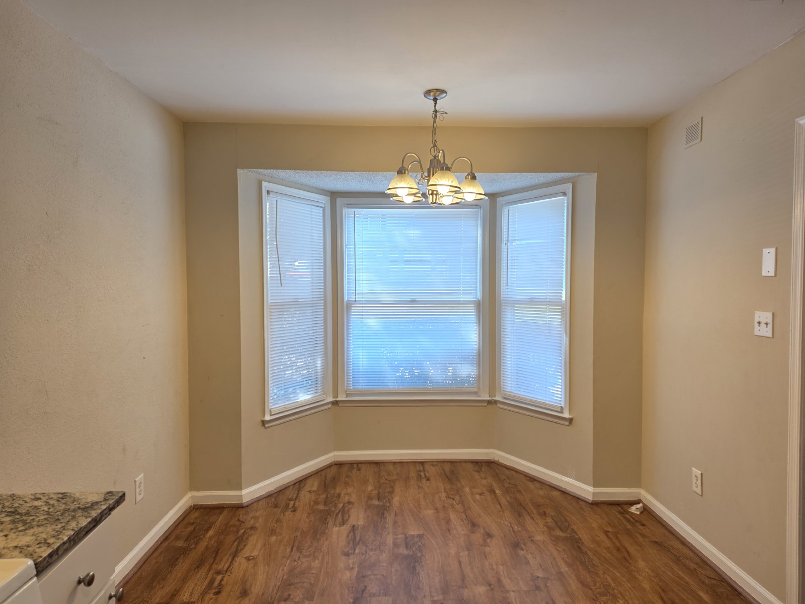 Don't miss out on this 2 bed 2.5 bath condo located in Marietta property image