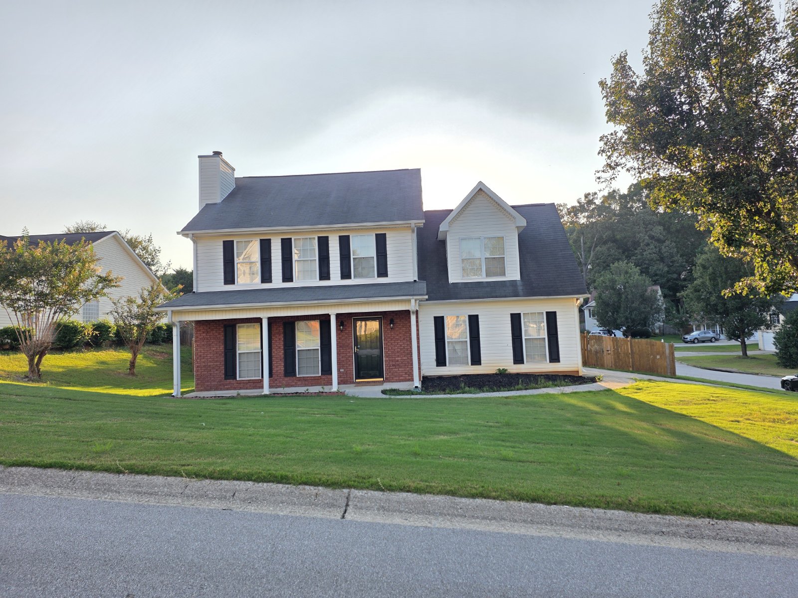 Updated 4 bed 2.5 bath home located in Hiram property image