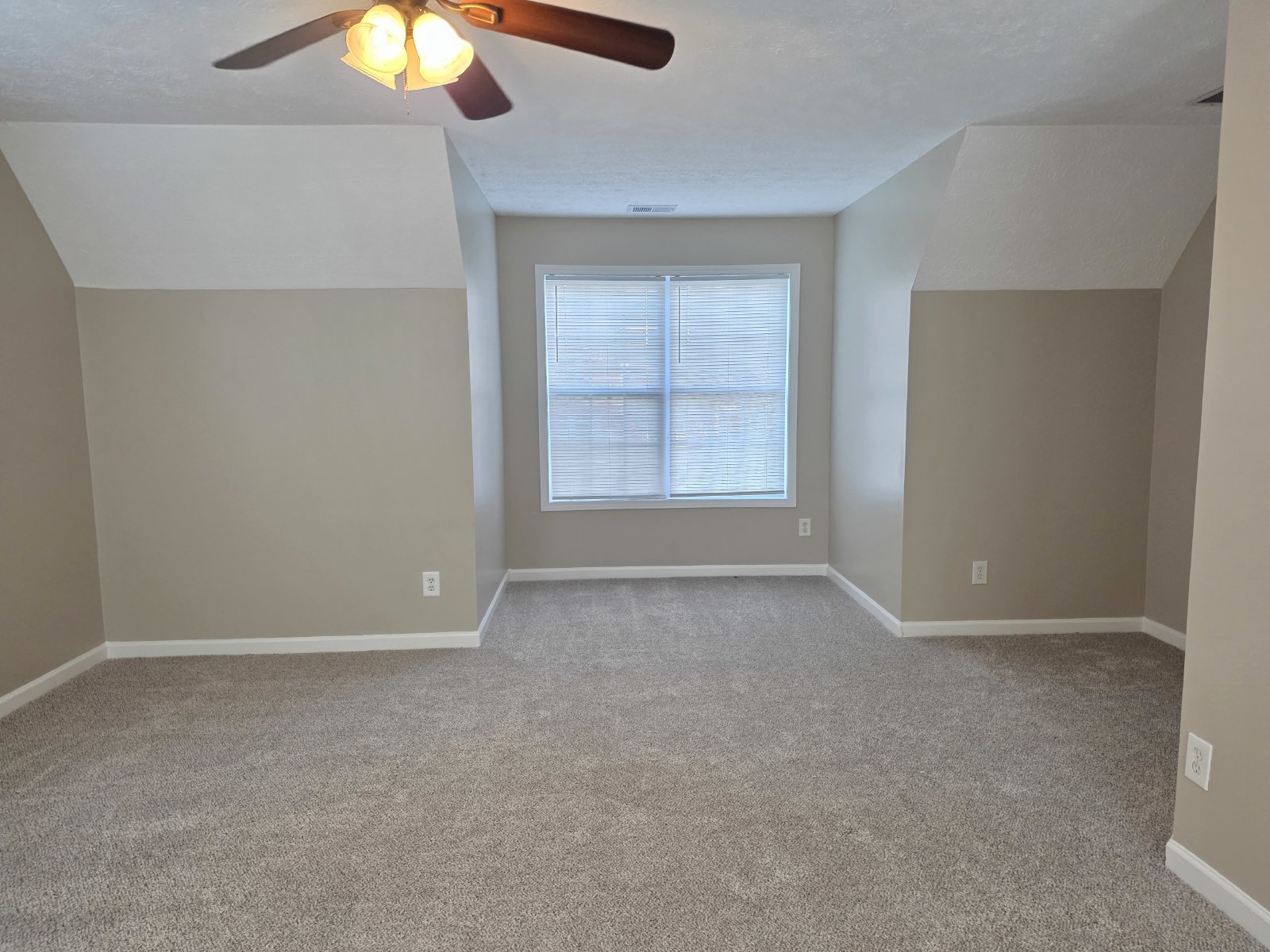 Updated 4 bed 2.5 bath home located in Hiram property image