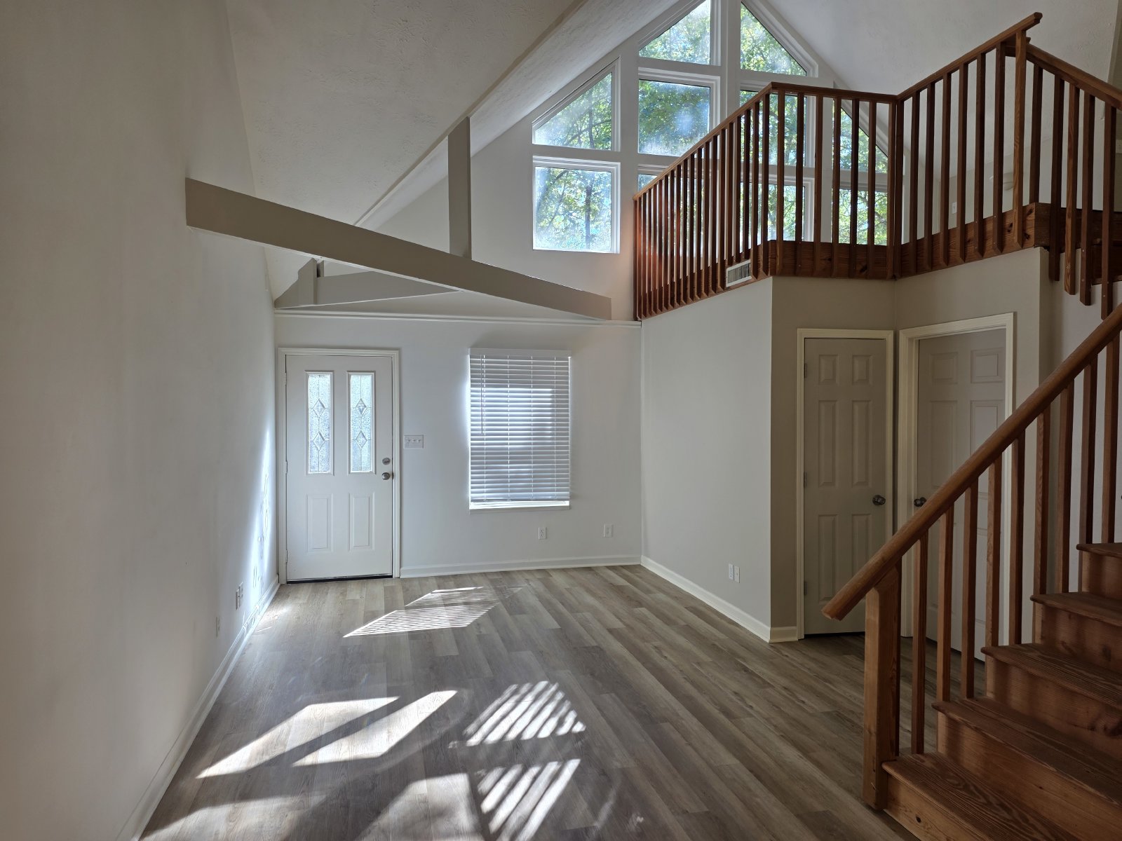 Rare 1 bed 1 bath home with loft located in Woodstock property image