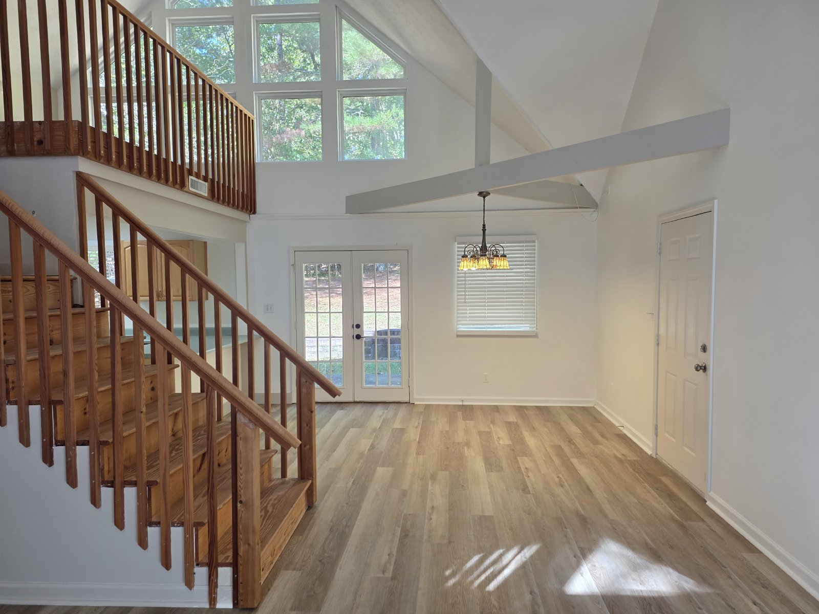 Rare 1 bed 1 bath home with loft located in Woodstock property image