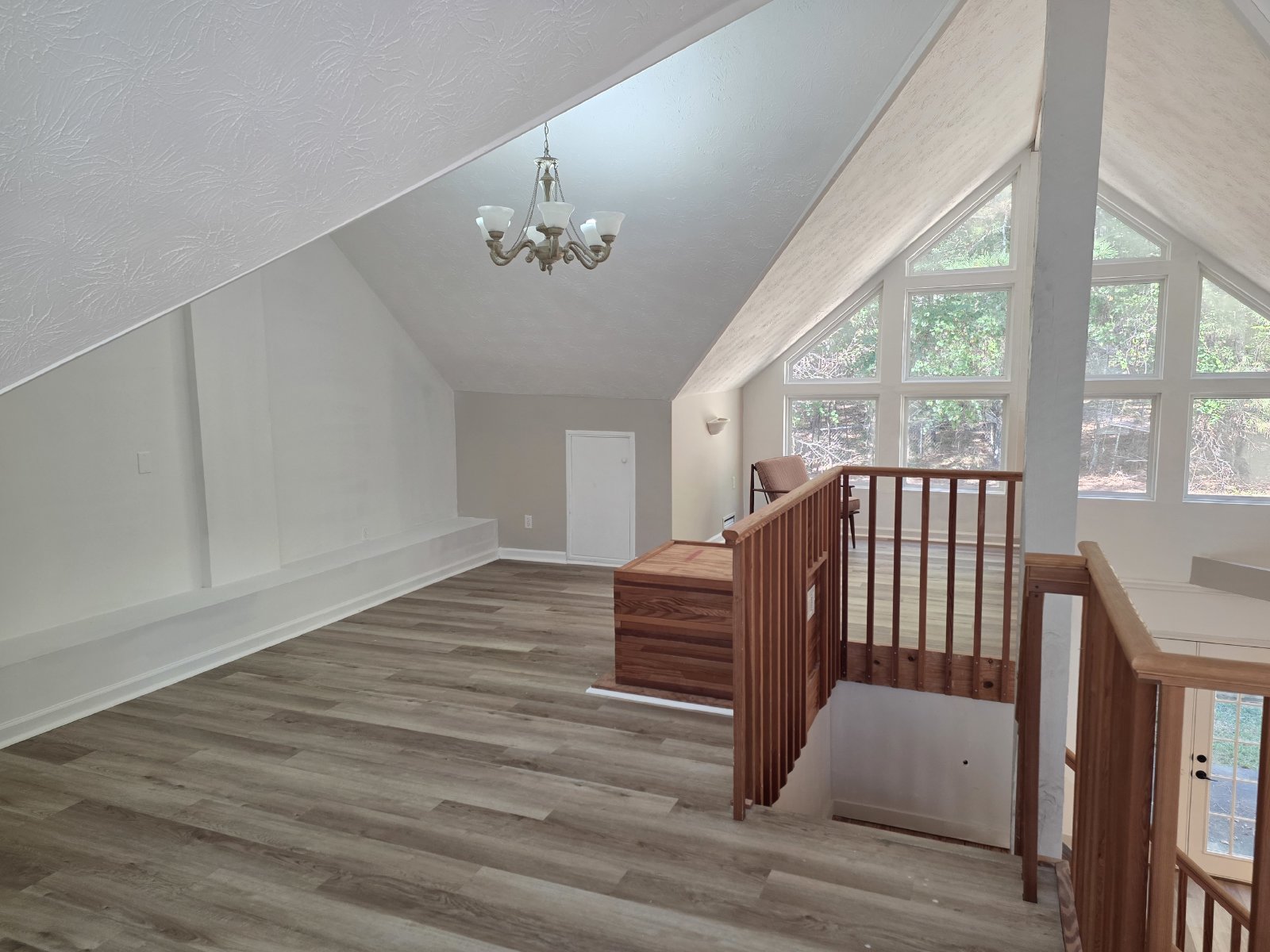Rare 1 bed 1 bath home with loft located in Woodstock property image