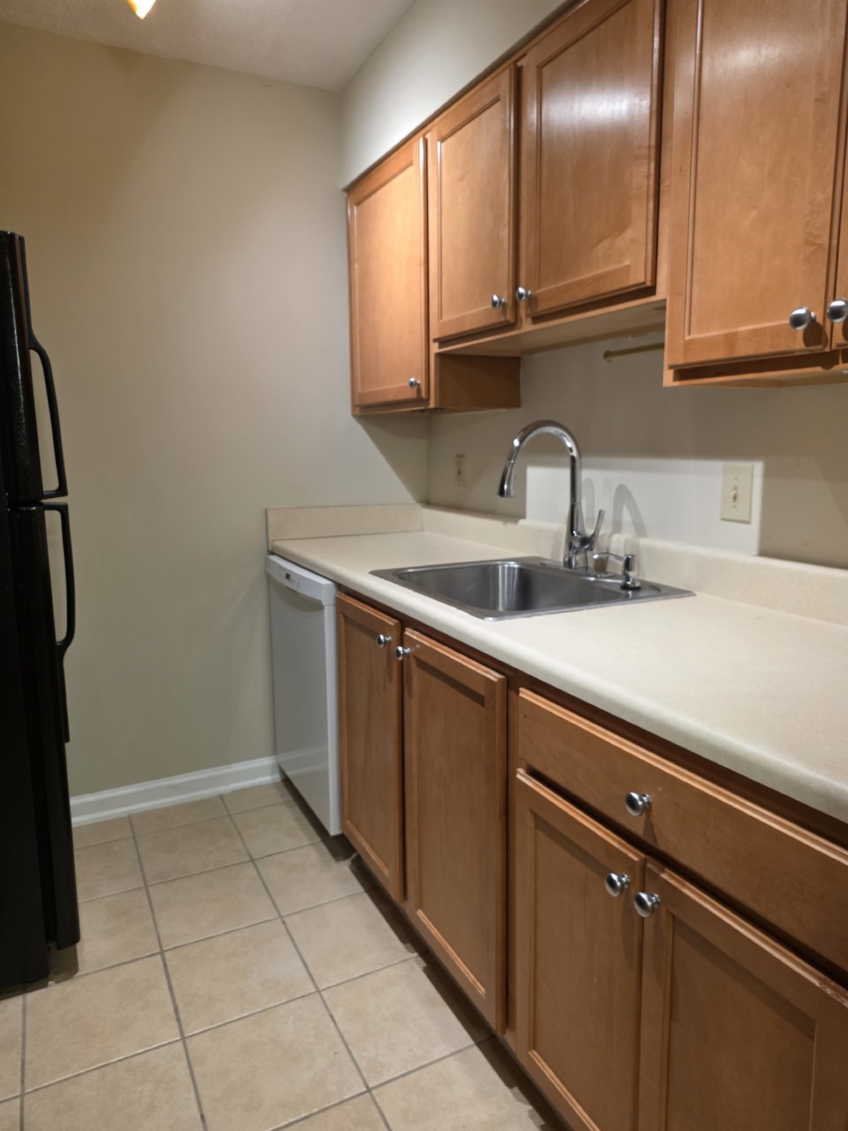 Rare 2 bed 1 bath condo available in Vinings View property image
