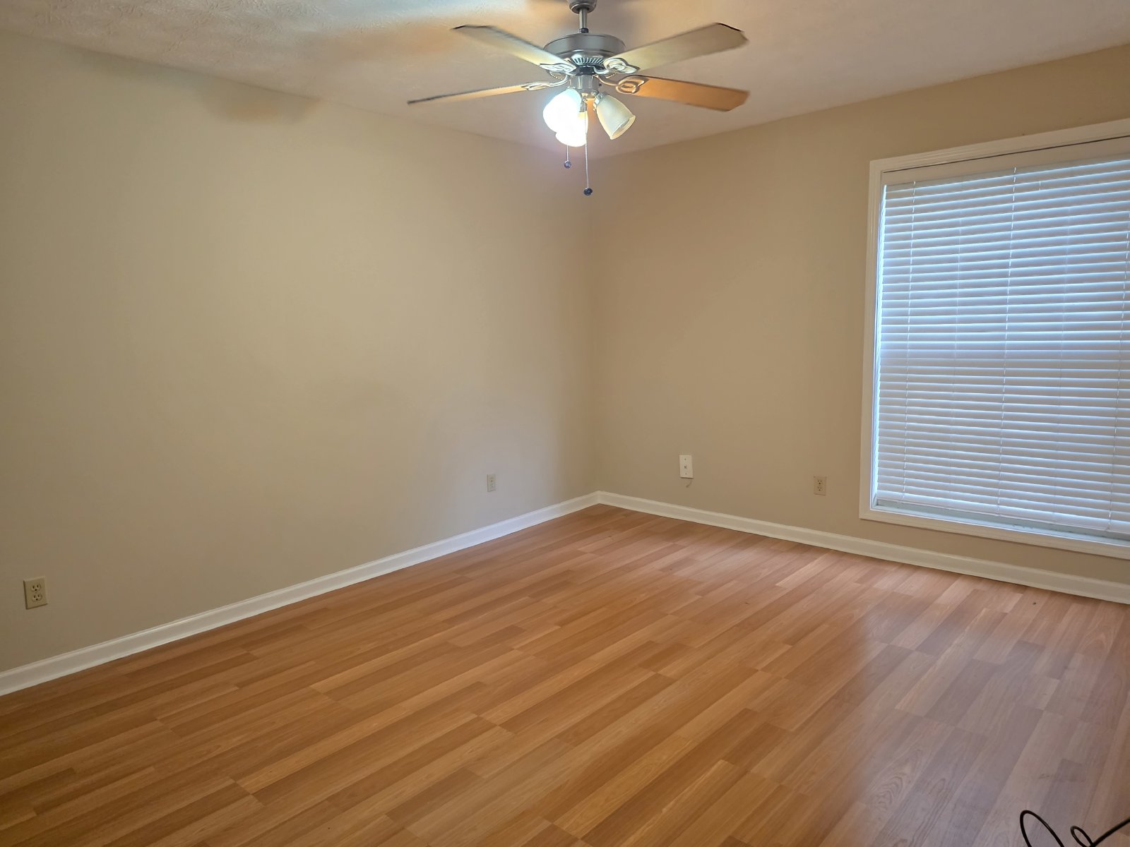 Rare 2 bed 1 bath condo available in Vinings View property image