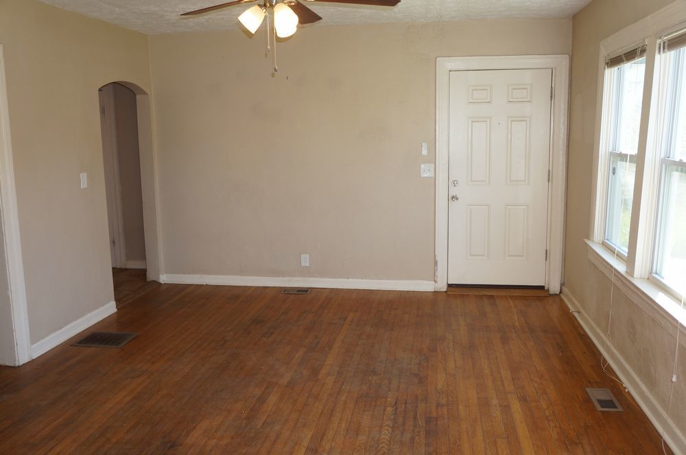 Rare 2 bed 1 bath condo located in Marietta property image