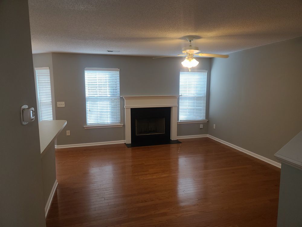 Rare 2 bed 2.5 bath Townhome located in Woodstock property image